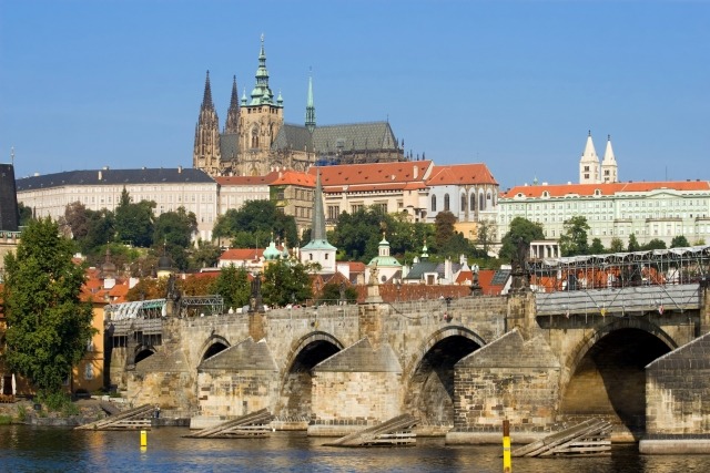 Nous sommes une clinique familiale basée à Prague spécialisée dans le traitement de la fertilité. 